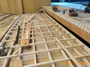 �ӱ��ȷ�����ͬ�ČW(xu��)У���_(t��i)�\(y��n)��(d��ng)ľ�ذ���b����