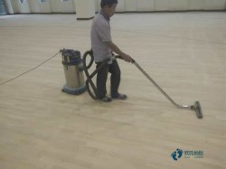 購(gòu)買(mǎi)松木舞臺(tái)體育場(chǎng)地木地板哪個(gè)牌子的好